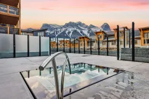 Chic Suite w/ Hot Tub & Mountain Views - Image 4
