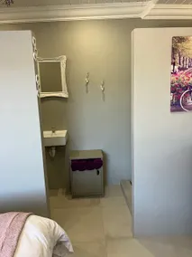 Room 2 - Image 3