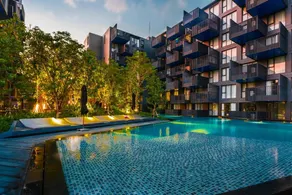 Luxurious apartment with rooftop pool - Image 3