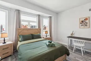 SAL | 2BR/1.5BA 2-Story Apt at Convention Ctr - 5 - Image 2