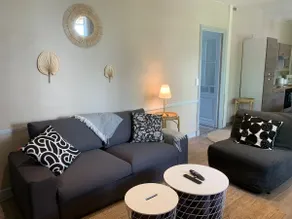 Beautiful Médoc house with garden - Image 1