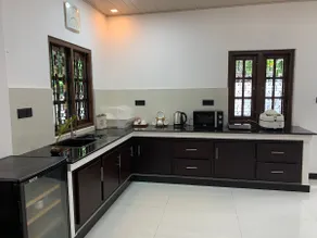 Entire Two Bedroom Villa - Image 4