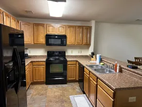 Bulldog Retreat with LakeView Airbnb in Starkville - Image 2