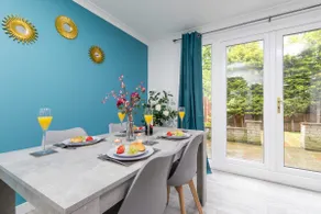 Newly refurbed, 5BR, Sleeps 12 - Image 4
