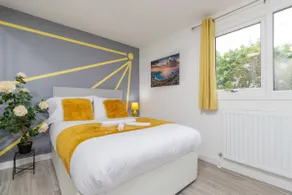 Newly refurbed, 5BR, Sleeps 12 - Image 5