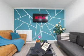 Newly refurbed, 5BR, Sleeps 12 - Image 2