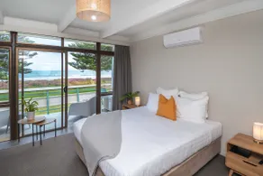 Seaview Apartment 13 - Image 5