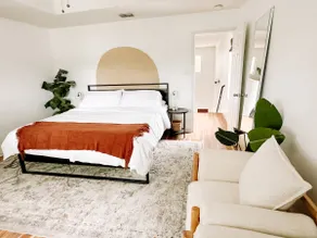 Chic & Cozy House- Six Flags, Sea World, La Cantera - Image 3