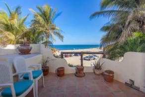 Beachfront, Private Pool, close to Downtown San Jose - Image 3