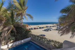 Beachfront, Private Pool, close to Downtown San Jose - Image 2