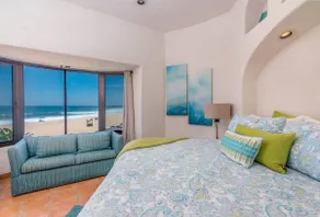 Beachfront, Private Pool, close to Downtown San Jose - Image 4