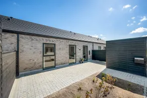 Modern home with plenty of space near LEGO House - Image 3
