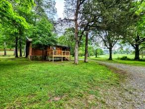 Chris's Cozy Cabin - Image 4