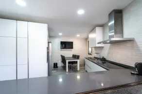 Comfortable, Modern and Spacious House - Image 5
