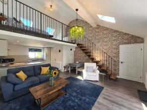Bee Cottage-dog friendly, countryside retreat - Image 2