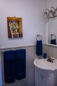 The Blue Jay Cottage - Image 5