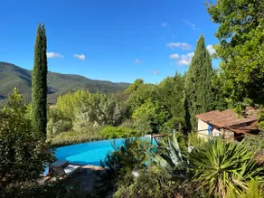 Style, comfort & nature with pool & views - Image 3