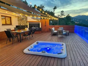 Spectacular island view from the Jacuzzi - Image 5