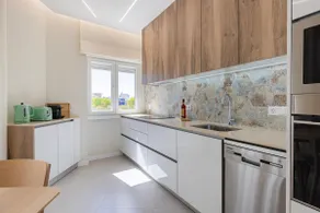 Stylish Apartment by the metro - Image 5