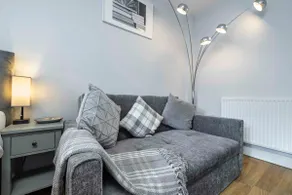 Ealing Manor - 6 beds 3 sofa beds sleeps 9 ppl - Image 3