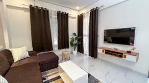 Family-Friendly 2 BHK with a Caretaker & Breakfast - Image 5