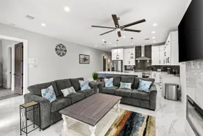 Stunning 4BR Home Near the Bay! - Image 2