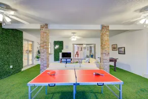 Classic Modern 3-Bedroom Oasis - Image 3