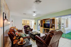 Classic Modern 3-Bedroom Oasis - Image 2