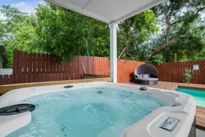 Modern 5BR w Heated Pool, Hot Tub, BBQ, Games - Image 2