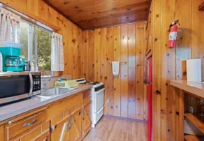 Madlin - Cabin Masoods Lodge - Image 3