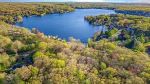 Lakeside Retreat - Image 3
