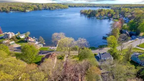 Lakeside Retreat - Image 4