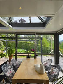 Villa with views, winter garden & air conditioning - Image 2