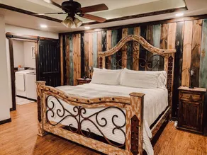 The Rustic Gem!! 3 Bedroom/2 Bath House - Image 5