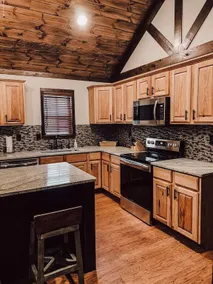 The Rustic Gem!! 3 Bedroom/2 Bath House - Image 4