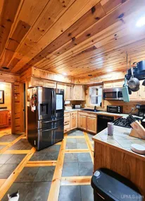 Six bedrooms, hot tub, pool, bar - Image 4