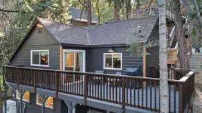 Modern Pet-Friendly Treehouse • Fire Pit & BBQ - Image 2
