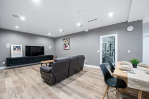 Modern Comfort: Stylish 3-BDR | Private Suite - Image 4