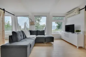 Cottage with water view and hot tub - Le pin blanc - Image 2
