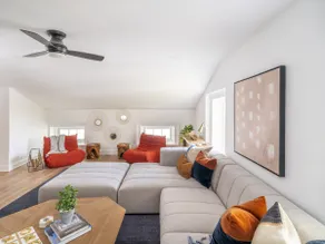 Newly renovated apartment in downtown Saratoga - Image 2