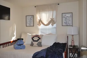 Low Rent Rendezvous - Image 5