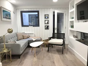 Luxury Town Centre Apartment - Image 3