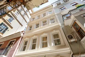 Bijou Studio & Two Beds • Steps from Galata Tower - Image 2