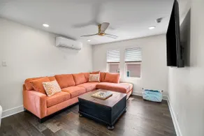 The Octopus House: Coastal Chic 2BR - Sleeps 6 - Image 4