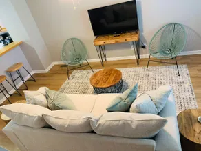 Sleek Retreat - Image 2