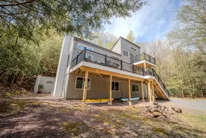 Pocono Chalet Home Mountain Lake Side/HotTub/Games - Image 5