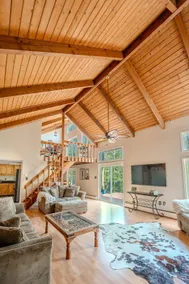 Pocono Chalet Home Mountain Lake Side/HotTub/Games - Image 3