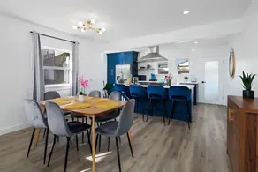 Beach Bungalow in Long Beach 2B1B+Parking - Image 5