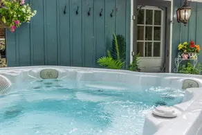 Blue Heron Lakefront Cottage w/ Hot Tub - Image 4