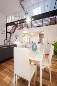 Classic! Loft King Bed ! Free Parking! 30 min NYC! - Image 3